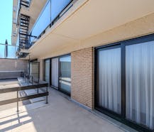 Eén slaapkamer appartement te koop met aangenaam zonneterras!