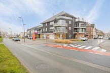 Handelspand op commerciële ligging met veel lichtinval.
