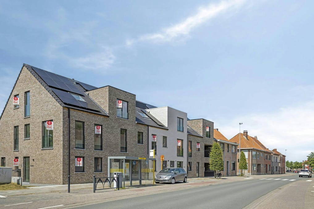 INSTAPKLAAR BEN-APPARTEMENT MET 2 SLAAPK. IN BAZEL EN TERRAS