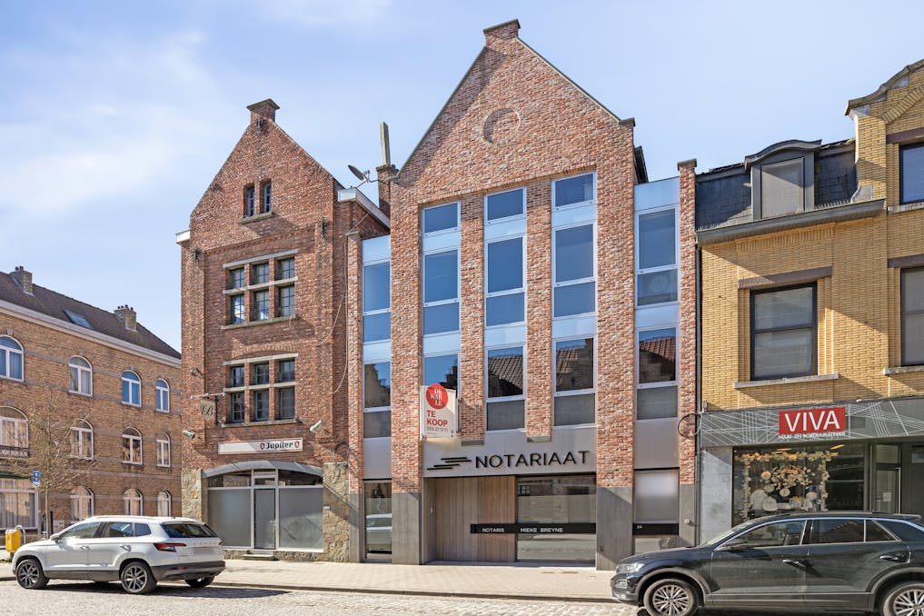 Kantoor van ca. 313m² te koop in het centrum Ieper