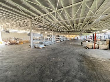 Warehouse (approx. 1,428 m²) with office for rent in Dendermonde