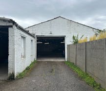 Opbrengsteigendom met 14 autostaanplaatsen te koop in Deurne