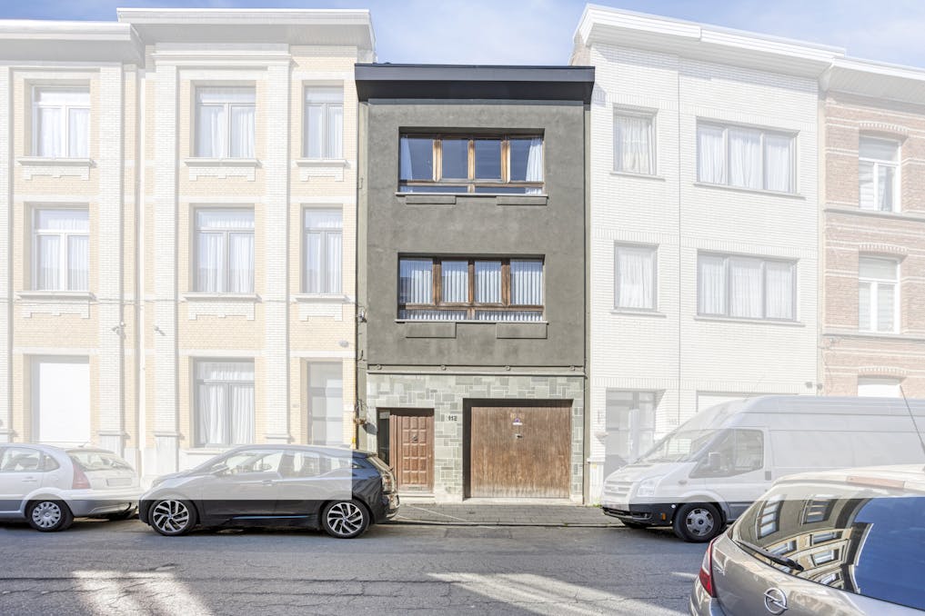 Huis met 4 slaapkamers en magazijn te koop in Borgerhout