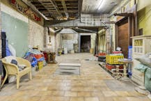 Huis met 4 slaapkamers en magazijn te koop in Borgerhout