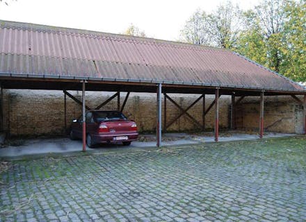 Carport met staanplaats (n°4) te huur voor 1 wagen, vlakbij de ring in Brugge