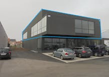 Nieuwbouw handelspand te huur van ca. 738 m² in Roeselare