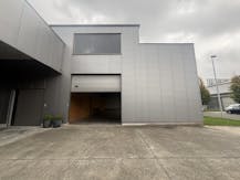 Magazijn van ca. 220 m² te huur in Waregem.