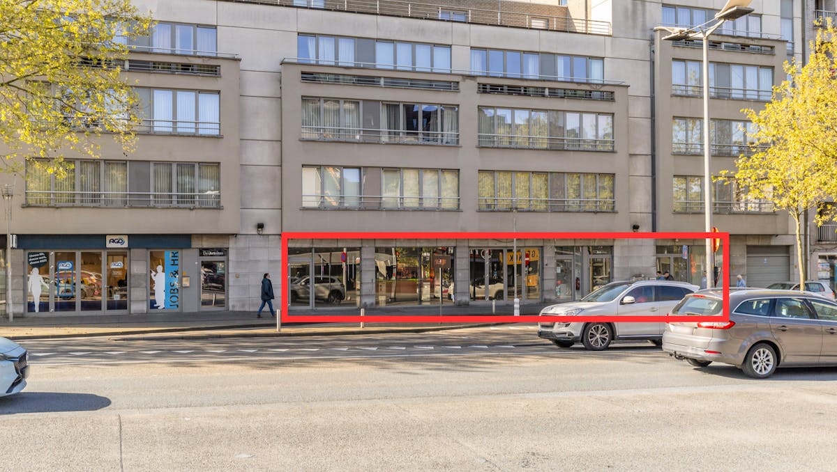 Ruim handelspand op toplocatie in Genk!