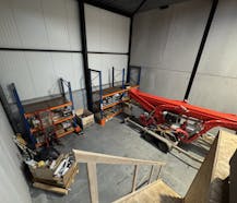 Strategisch gelegen KMO-unit (130 m²) met kantoor te huur