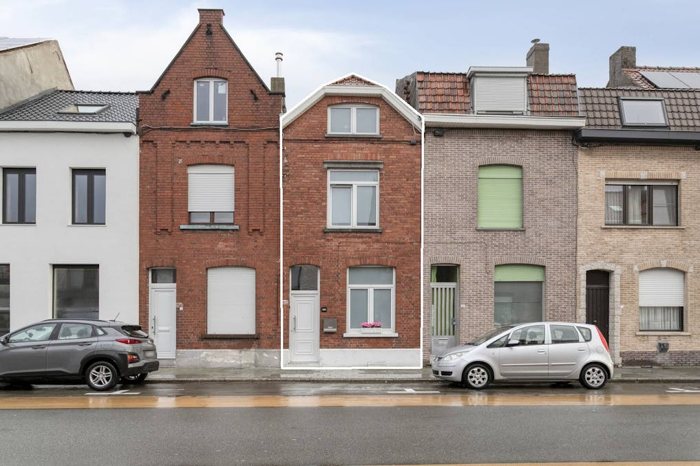 Instapklaar huis met 3 slaapkamers te koop in Kortrijk!