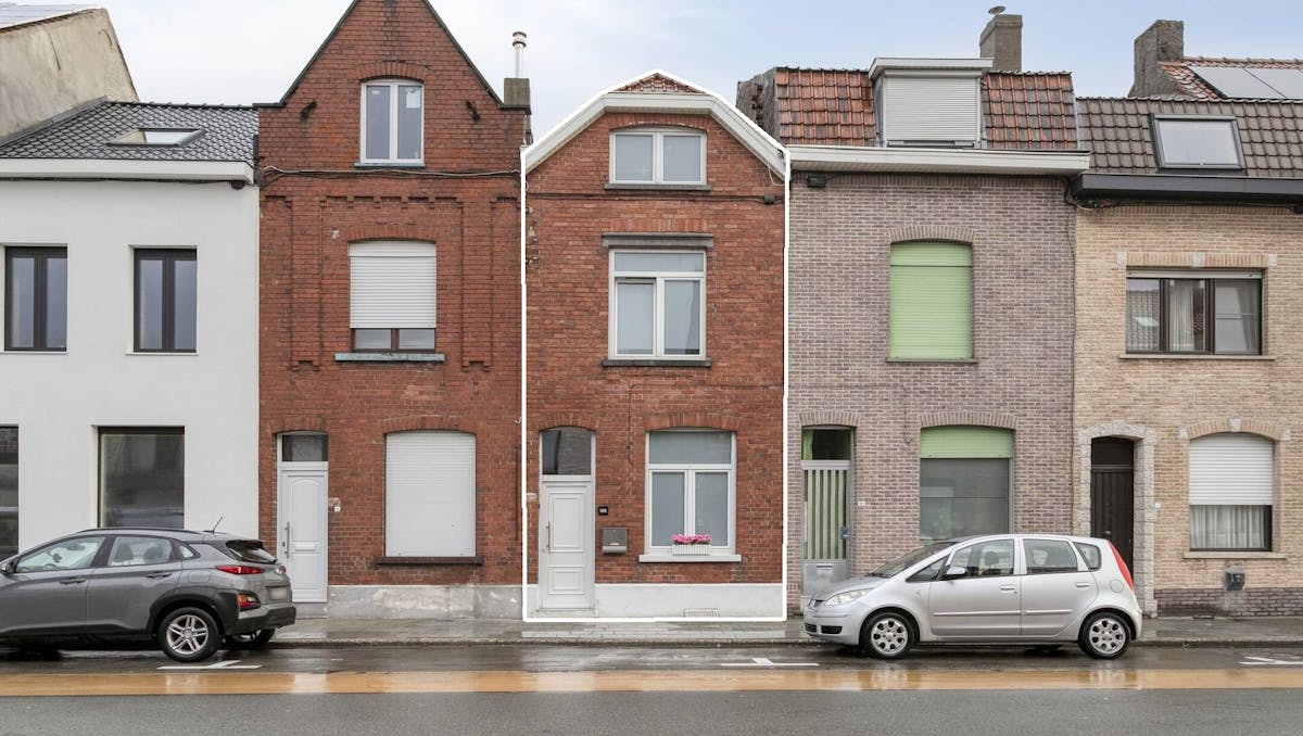 Instapklaar huis met 3 slaapkamers te koop in Kortrijk!