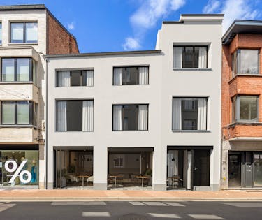 Prachtig handelspand (180m²) met bovenliggend appartement