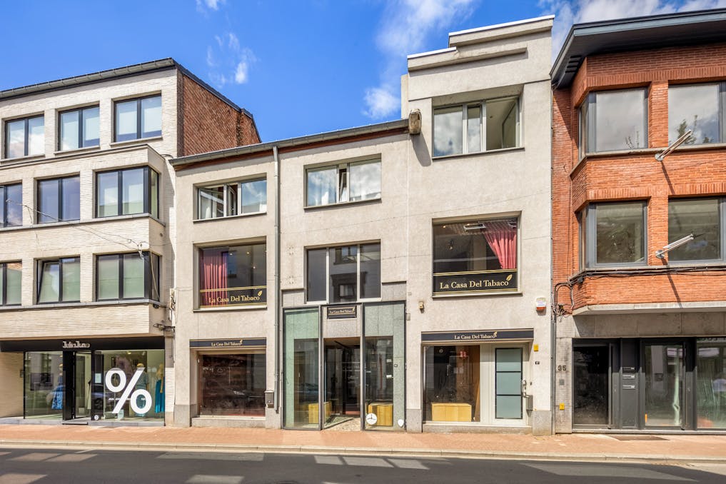  Prachtig handelspand (180m²) met bovenliggend appartement