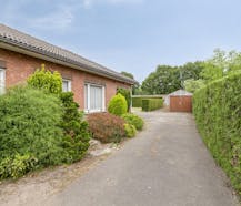 Landhuis op ca.1214m² met aanpalend bouwland aan de tuin !