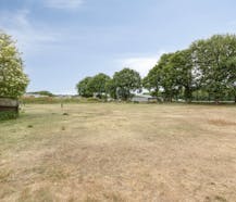Landhuis op ca.1214m² met aanpalend bouwland aan de tuin !