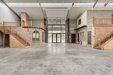 KMO-unit van 488 m² te huur in Kuurne