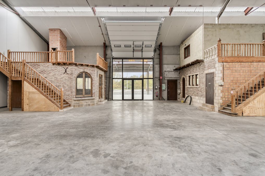 KMO-unit van 488 m² te huur in Kuurne