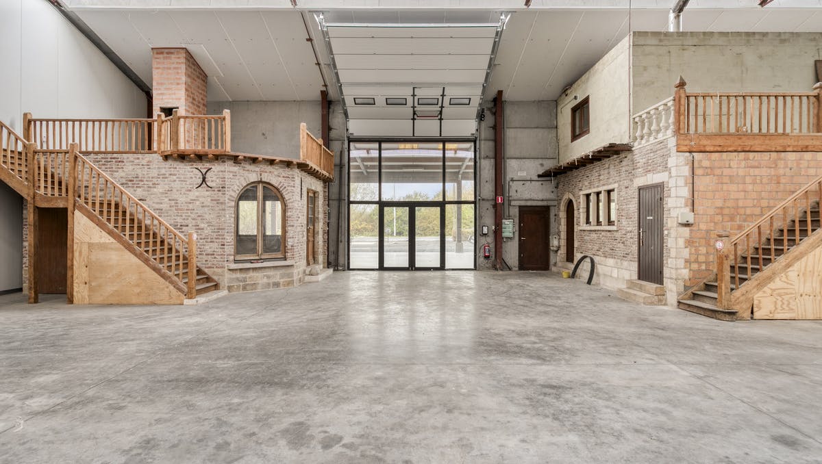 KMO-unit van 488 m² te huur in Kuurne