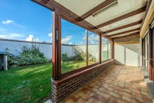 Bungalow met zonnige tuin te koop te Westende!