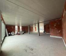 Casco gelijkvloers handelspand te koop in centrum Wielsbeke