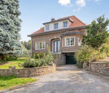 Four-gable house to renovate at a top location in Grimbergen!