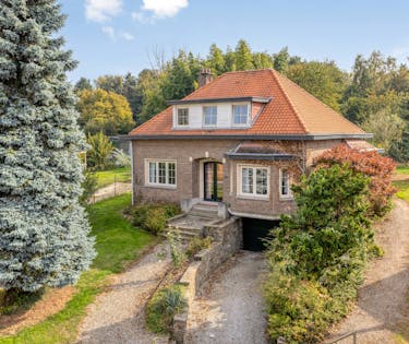 Four-gable house to renovate at a top location in Grimbergen!