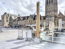 Handelsgelijkvloers te huur op de Grote Markt te Veurne.