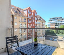 Instapklaar en recent 2-slaapkamer appartement in Nieuwpoort