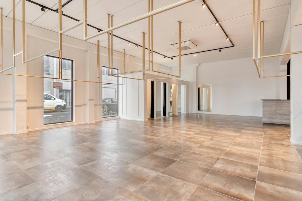 Stijlvol handelspand met tal van mogelijkheden (482 m²) te huur