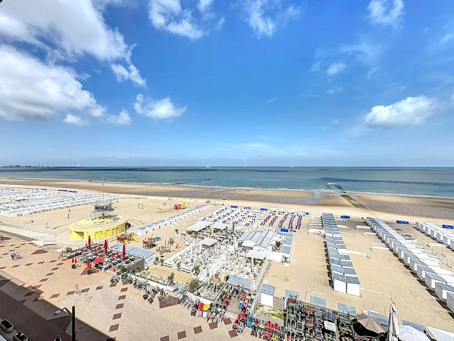 Appartement avec vue frontale sur la mer à vendre près de Knokke
