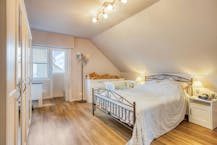 Gerenoveerde open woning met 4 slaapkamers in Kortemark!