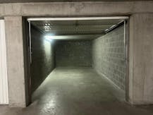 Goedgelegen garagebox te koop te Duinenweg in Middelkerke!