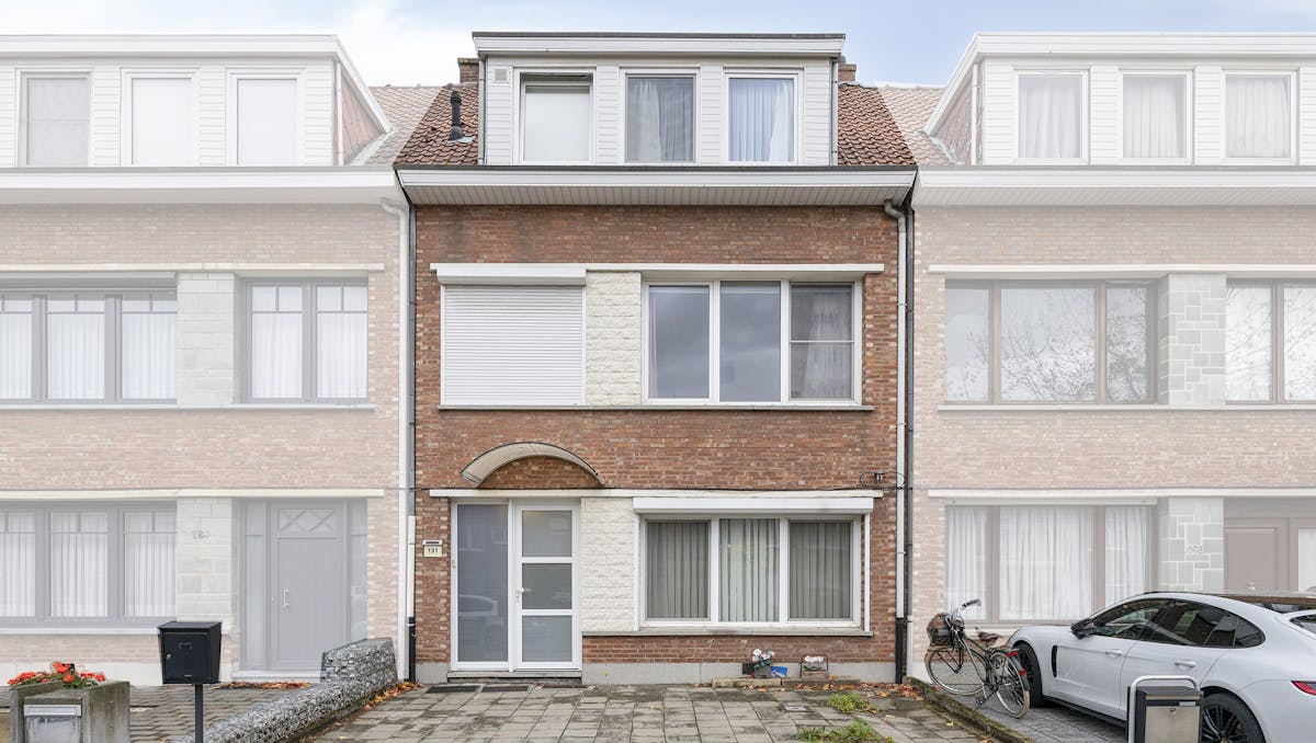 Huis met 6 slaapkamers  en tuin te koop in Merksem!