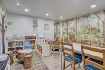 Handelspand met ruime woonst te koop in Ekeren