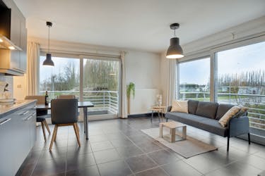 Appartement met 1 slaapkamer, 2 terrassen en kelder te Veurne.
