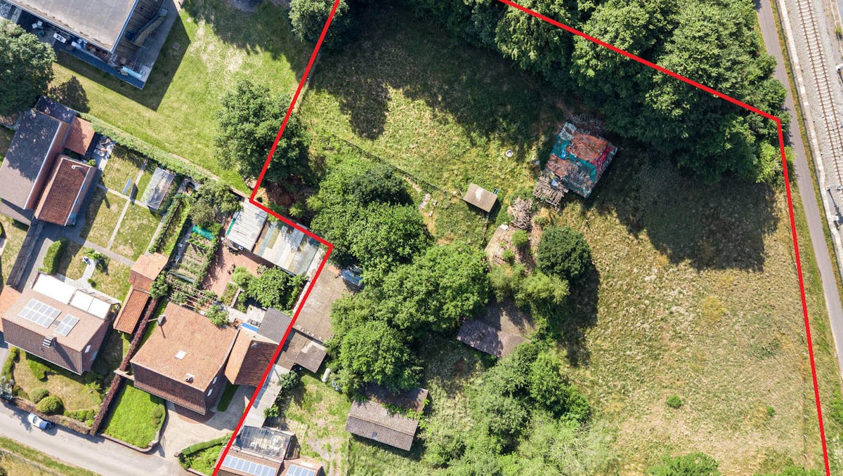 Te renoveren hoeve op bijna 6000 m² nabij het centrum van Aalter