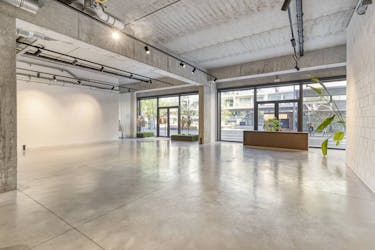 Instapklaar handelspand te huur in Roeselare