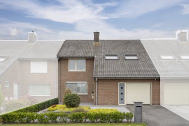 Ruime gezinswoning met 4 slaapkamers en tuin in Harelbeke!