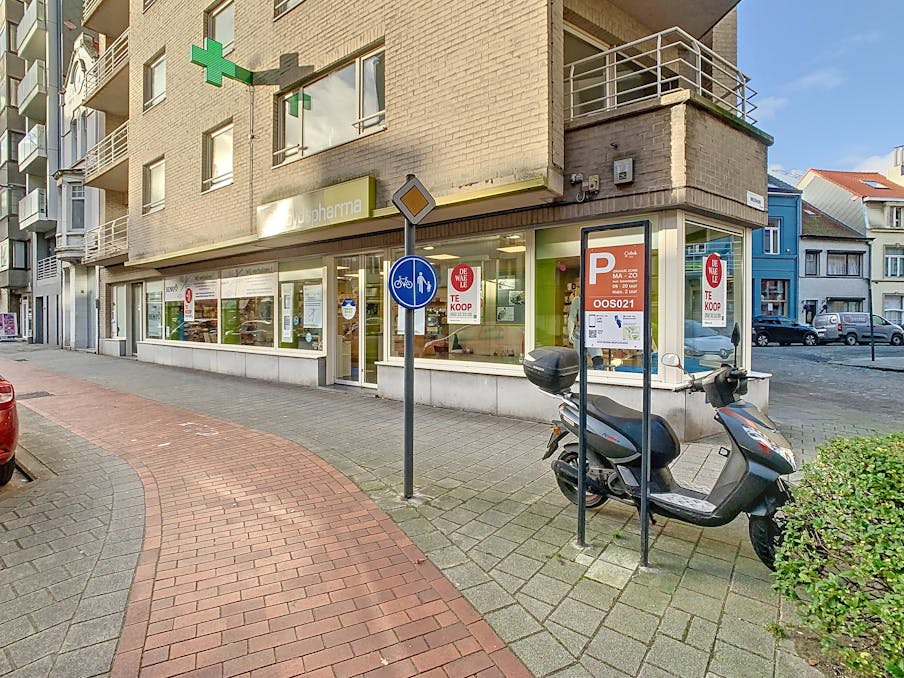 Te koop: Handelsruimte (128 m²) op hoekligging te Oostende!