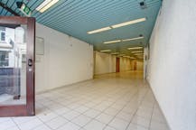 Handels- en kantoorruimte op toplocatie in winkelstraat in Boom