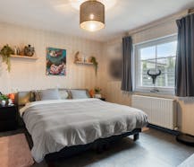 Ruime villa met 4 slaapkamers en dubbele garage op 1.034m² .