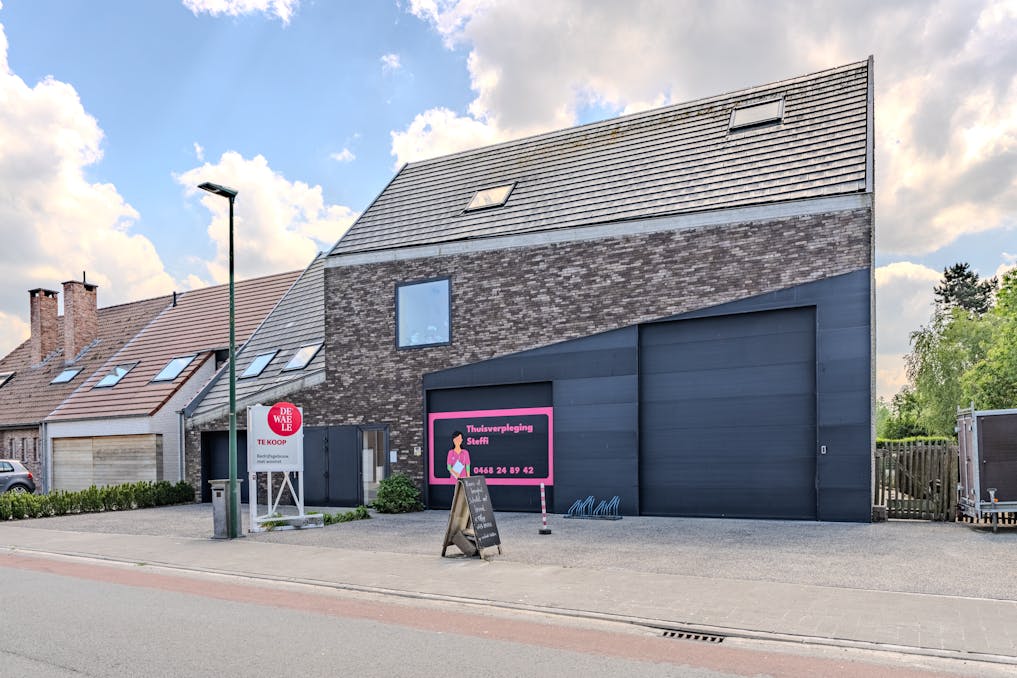 Recent bedrijfsgebouw met woonst te koop in Oudenburg