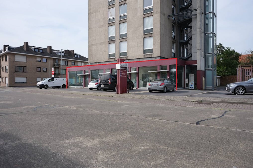 Handelspand te huur nabij centrum Roeselare