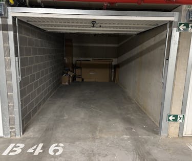 Garage spacieux dans la résidence West Bay !