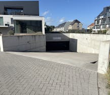 Garage spacieux dans la résidence West Bay !
