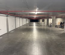 Garage spacieux dans la résidence West Bay !