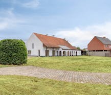 Te renoveren hoeve te koop in Lichtaart op ruim perceel