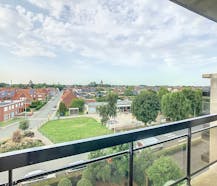 Appartement met garage en prachtig uitzicht in Poperinge