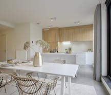 Ruim nieuwbouwappartement te koop in het centrum.