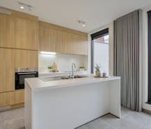 Ruim nieuwbouwappartement te koop in het centrum.